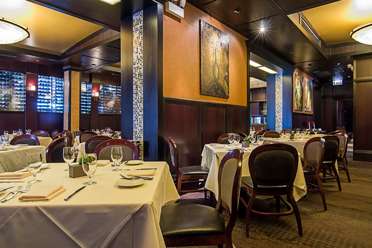 Benny's Chop House - Restaurant in Chicago