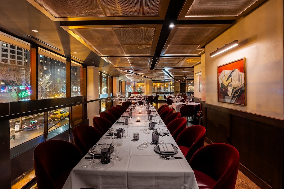 Tavern On Rush - Restaurant in Chicago