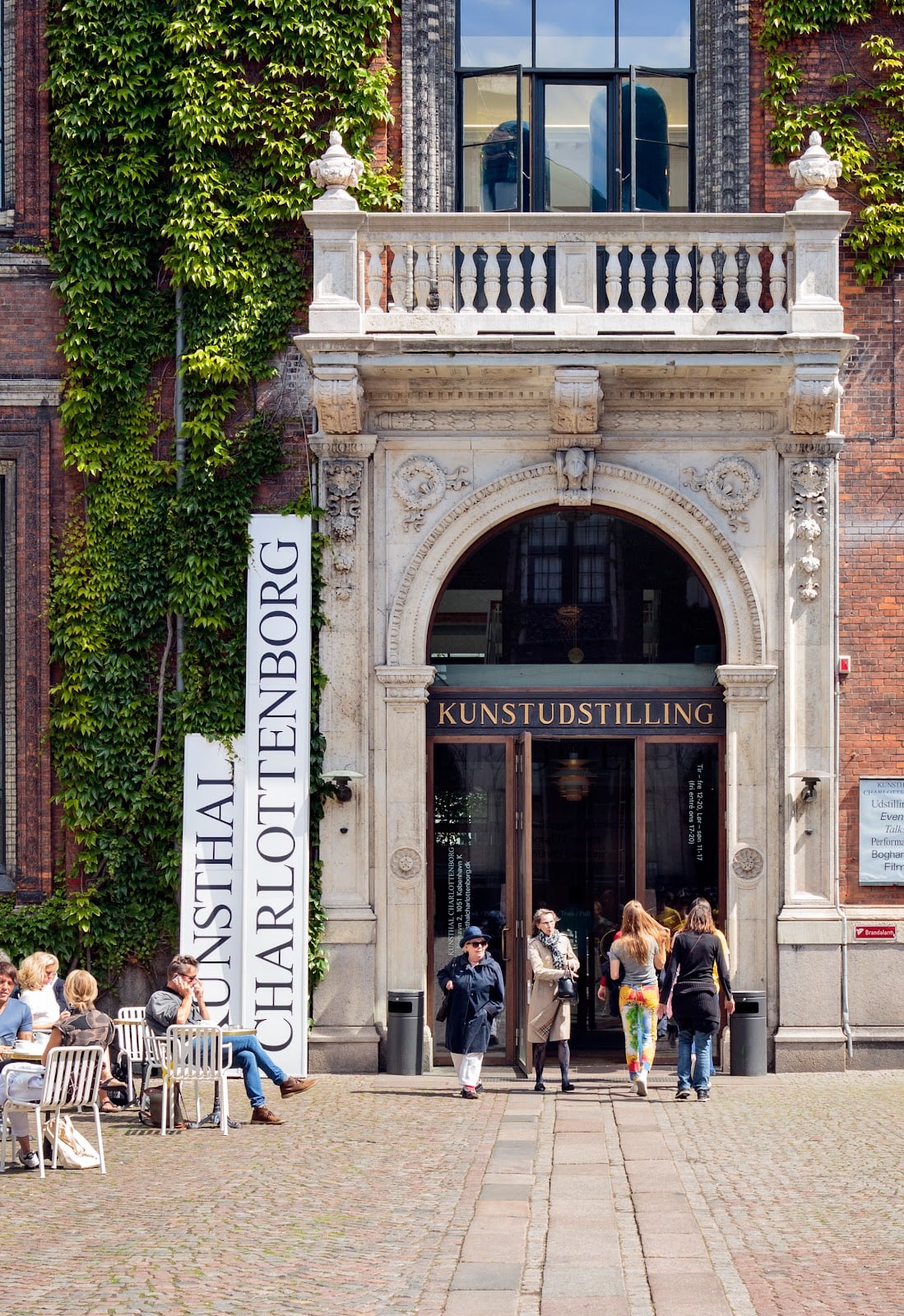 Kunsthal Charlottenborg - Gallery in Copenhagen