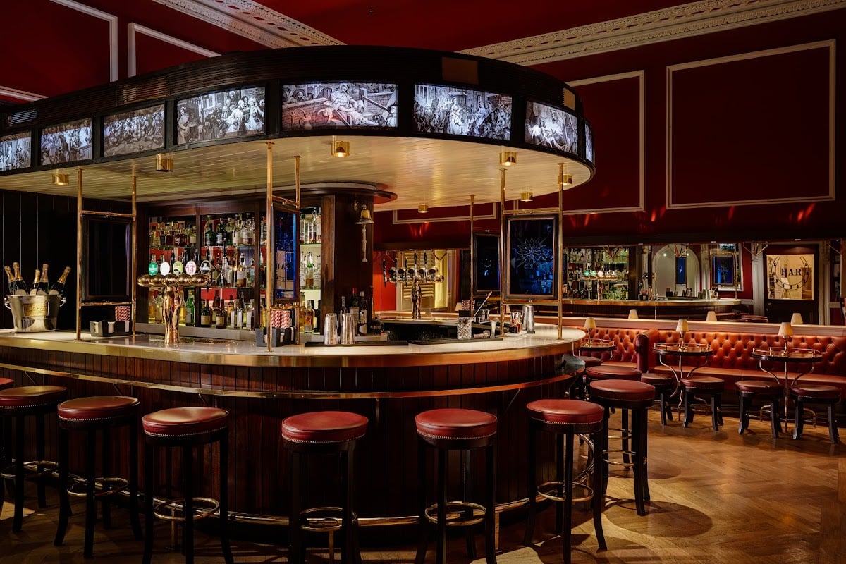 The Shelbourne Hotel Horseshoe Bar - Hotel Bar in Dublin