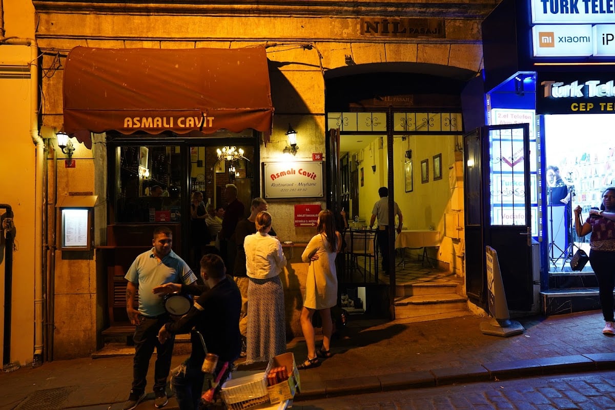 Asmalı Cavit - Meyhane em Istambul