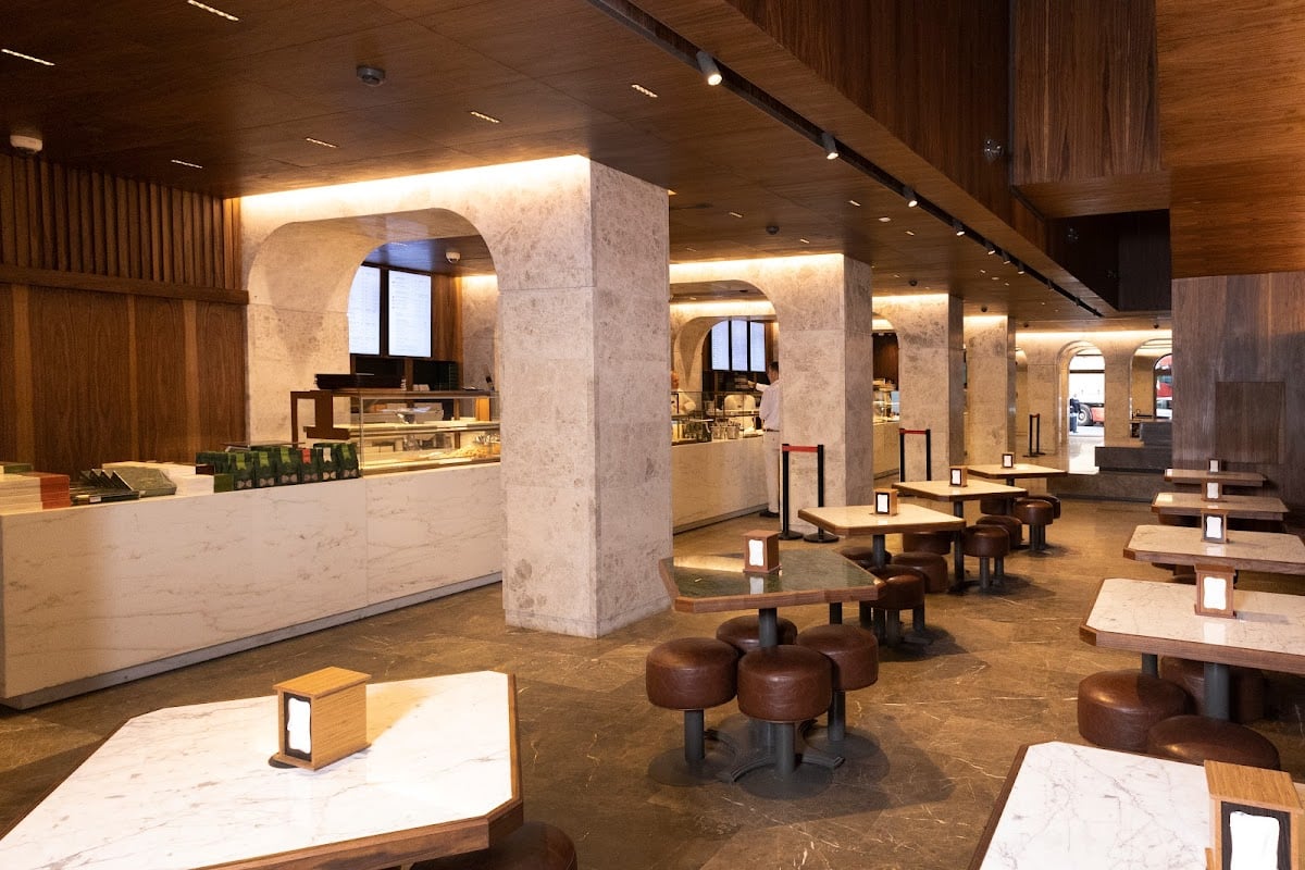 Karaköy Güllüoğlu - Bakery / Dessert em Istambul