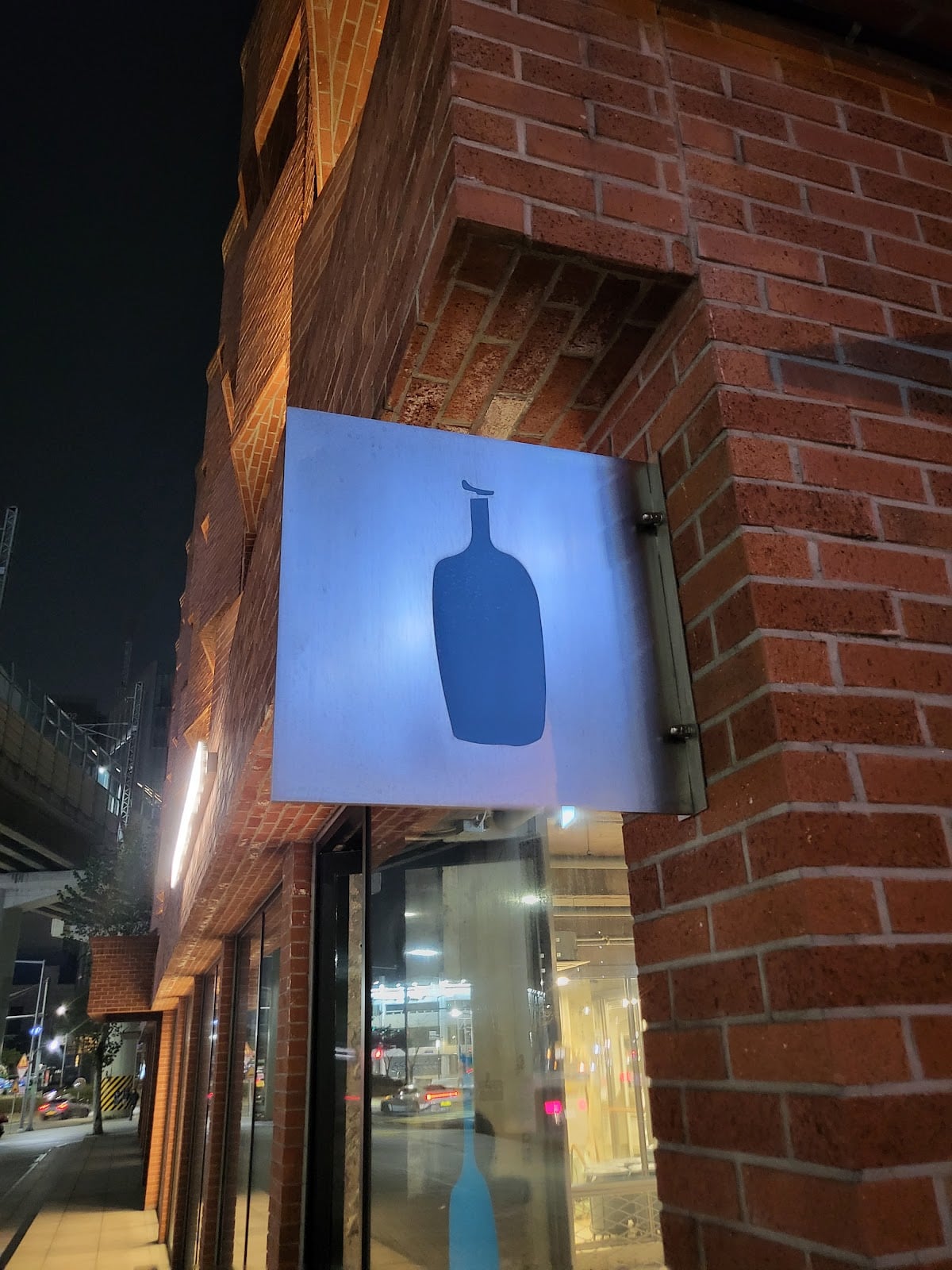 Blue Bottle Coffee Seongsu - Cafe in Seoul