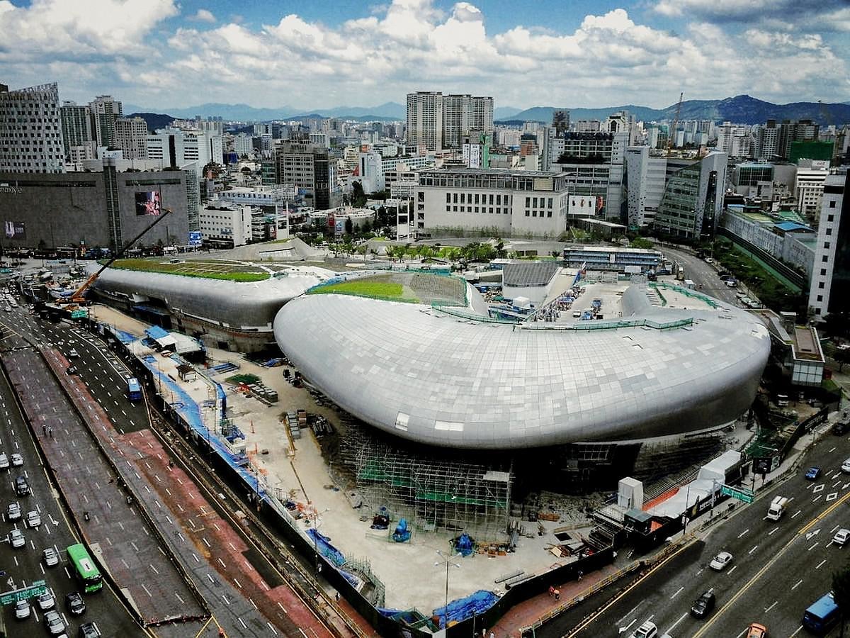 Dongdaemun Design Plaza at Night - Landmark in Seoul