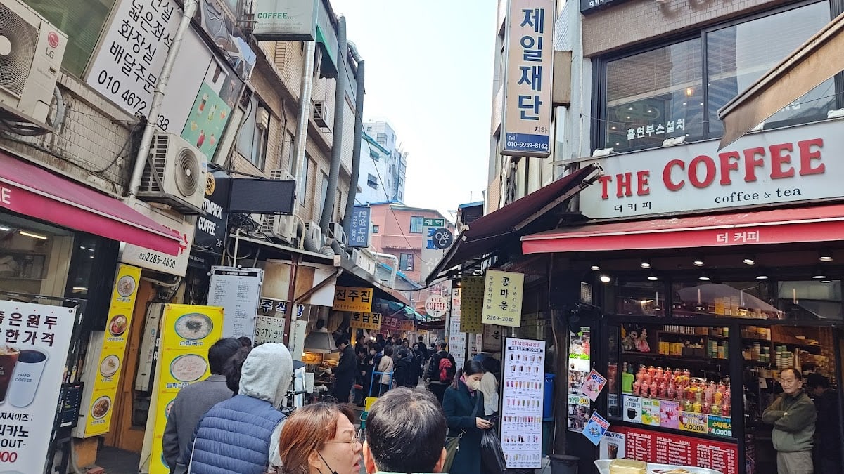 Dongdaemun Night Market Textile Shopping - Market in Seoul