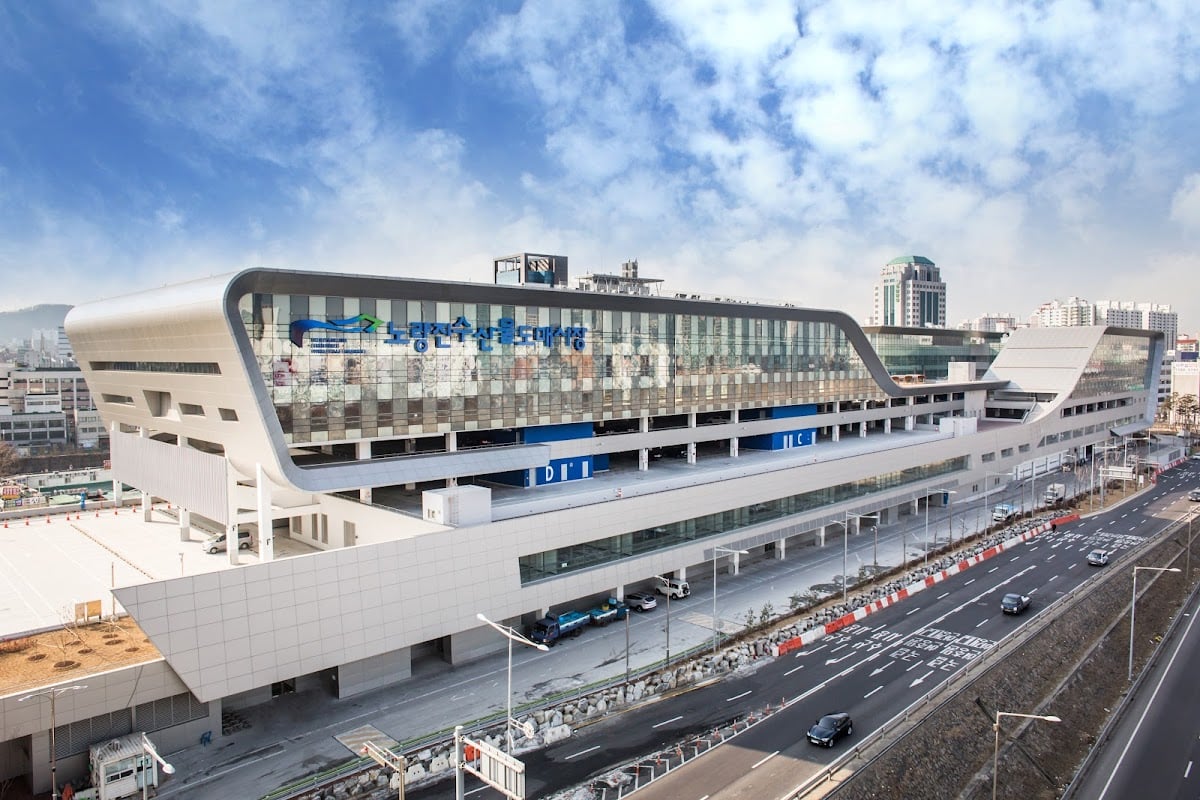 Noryangjin Fish Market - Market in Seoul