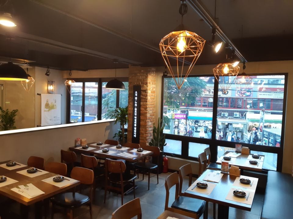 Sinchon Makgeolli Bar - Bar in Seoul